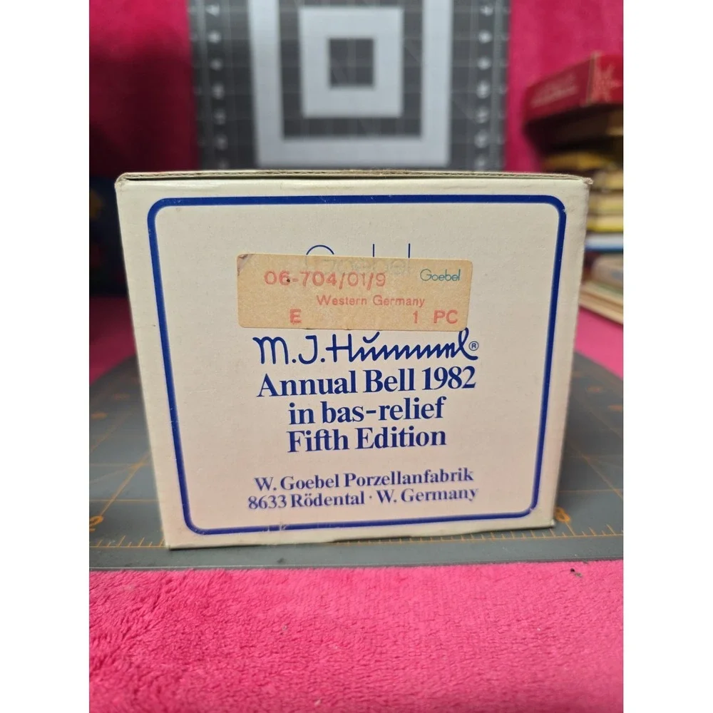 M.J. Hummel Fifth Edition Bell Has Original Box Goebel 1982 In Bas Relief New